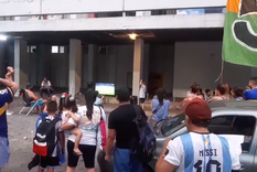 Un colectivo detuvo el micro para que los pasajeros vieran los penales Un colectivo detuvo el micro para que los pasajeros vieran los penales