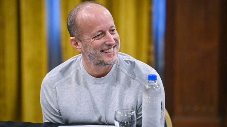 Martín Insaurralde, cada vez más solo