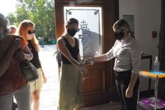 sindicatos y empresarios apoyan a suarez para reabrir el turismo