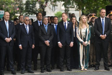 El lunes se hará una nueva reunión de Gabinete, con el caso Adorni que preocupa a todo el Gobierno El lunes se hará una nueva reunión de Gabinete, con el caso Adorni que preocupa a todo el Gobierno