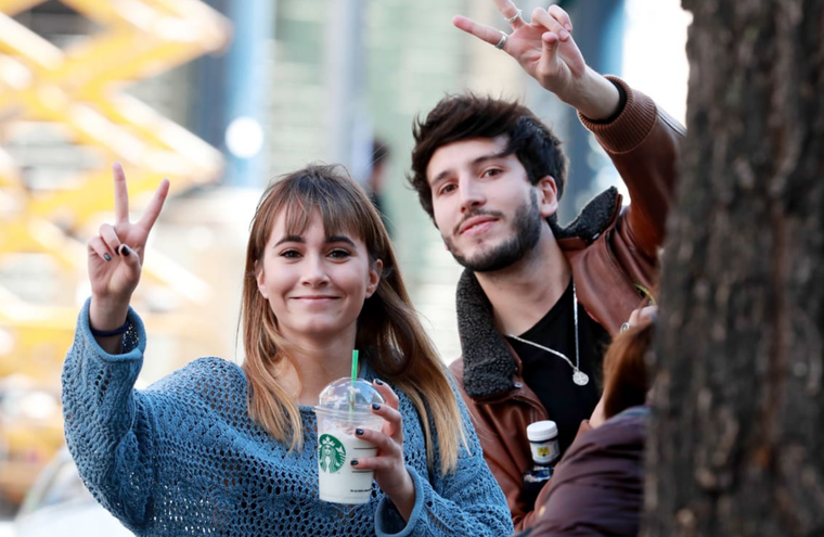 Sebastián Yatra y su novia comenzaron un romance hace poco tiempo.