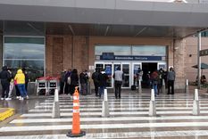 El Gobierno anunció en el Boletín Oficial que posterga nuevamente levantar la cuarentena para los que viajan al exterior por trabajo.