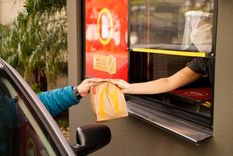 mc donald?s amplia sus segmentos en mendoza para hacer pedidos por automac y para llevar