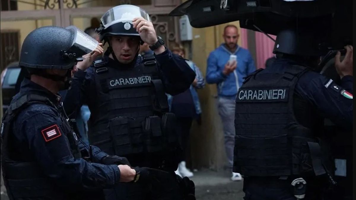 Italia: robaron un banco sin armas y, rodeados por la Policía, se esfumaron