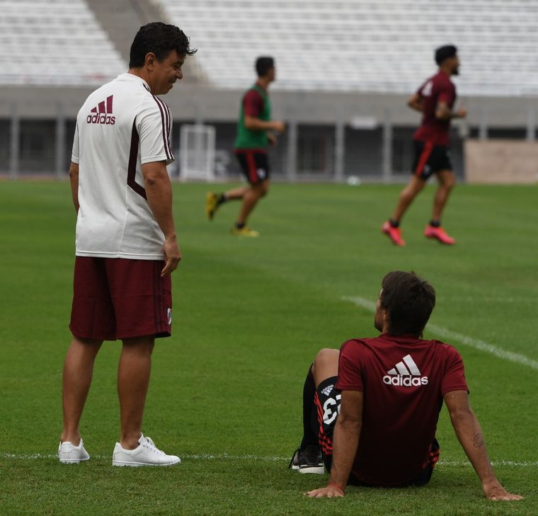 Gallardo junto a Ponzio en la práctica de hoy. River Plate Foto: River Plate
