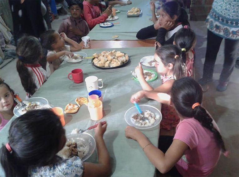 La tarjeta será entregada a madre de niños de hasta 6 años que no puedan acceder a los alimentos básicos