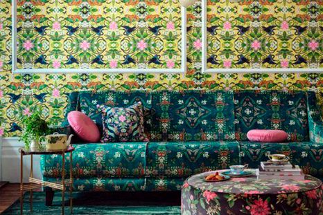 Un living con una decoración con estampados. Fuente: .janeclayton.com Un living con una decoración con estampados. Fuente: .janeclayton.com