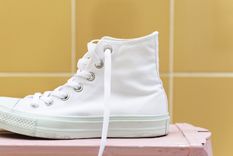 Elimina las manchas de las zapatillas en cuestión de horas. Foto: Shutterstock