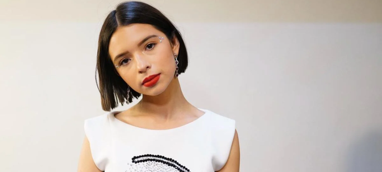 Angela Aguilar conoce cientos de trucos de estilismo para favorecer aún más su hermosa figura. Foto: El Universal - eluniversal.com.mx