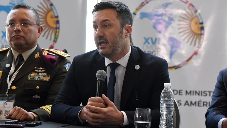 Luis Petri busca reconstruir el vínculo entre las Fuerzas Armadas y la sociedad según un comunicado del ministerio de Defensa. Foto: ALF PONCE MERCADO / MDZ