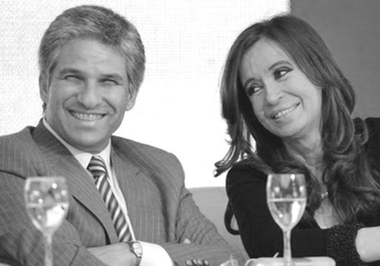 Las sonrisas entre ella y él. Fue cuando Cristina vistó a San Luis.