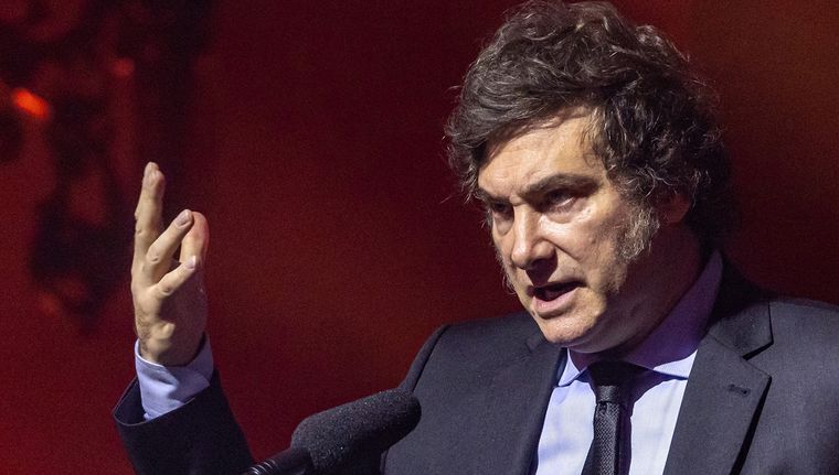 Javier Milei cruzó duramente a cuatro periodistas. Foto: EFE