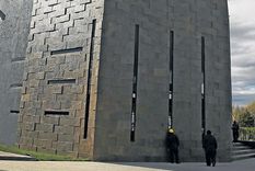 allanan la municipalidad de rio gallegos por el mausoleo de kirchner