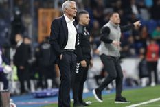 Mourinho sigue sin decepcionar con sus imperdibles locuras. Foto: @Fenerbahce