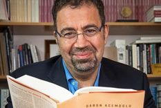 El nuevo libro de Daron Acemoğlu se titula El pasillo estrecho. Foto: L. BARRY HETHERINGTON