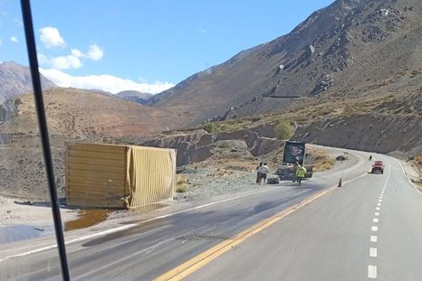 El accidente de tránsito se produjo entre Polvaredas y Punta de Vacas. El accidente de tránsito se produjo entre Polvaredas y Punta de Vacas.