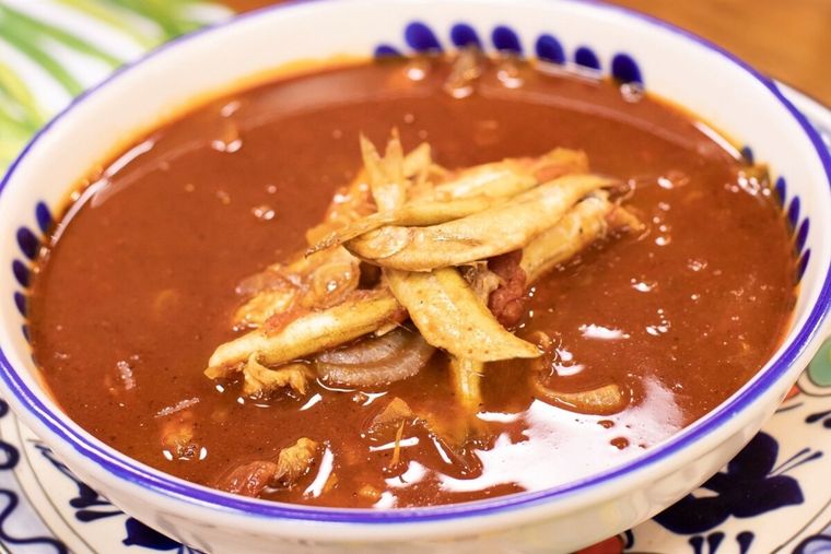 Admira este delicioso caldo, que podrás preparar fácilmente ¡nos encanta!