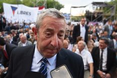 cobos se autocita para avalar la telefonia movil como servicio publico