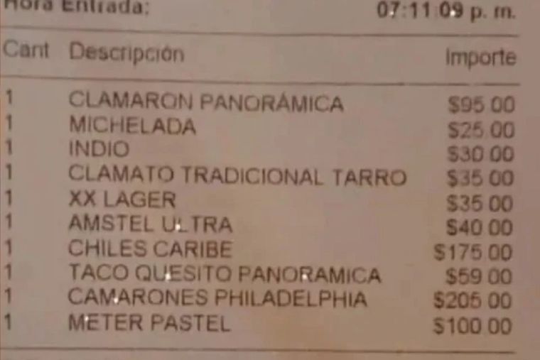 El ticket con los consumos realizados por el grupo de amigos contenía un ítem inesperado
