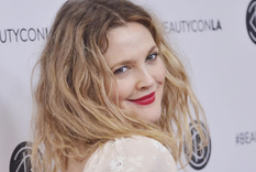 DREW BARRYMORE ES UNA GRAN MAMÁ. LA ACTRIZ REVELÓ SU MÉTODO DE CRIANZA.