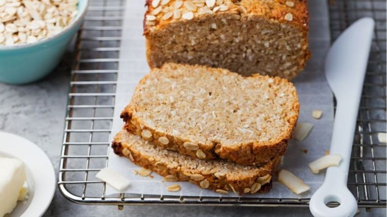 Este saludable pan de avena puedes disfrutarlo en desayunos, meriendas y comidas Foto: Shutterstock