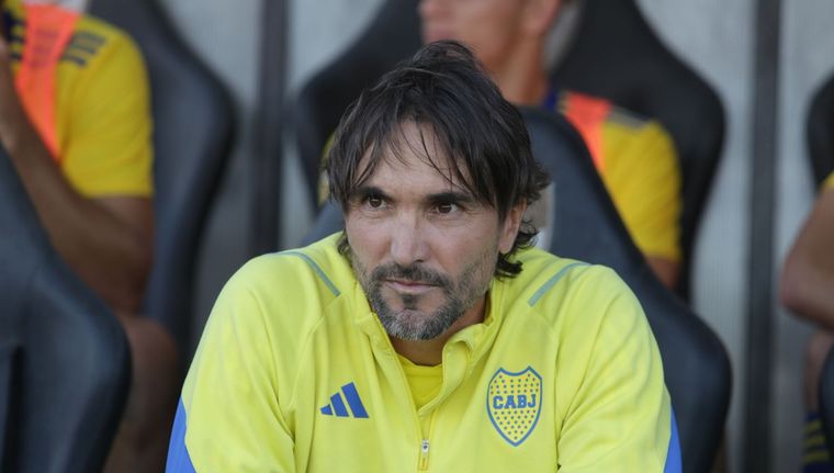 Martínez y el equipo que parará en Boca. Foto: NA