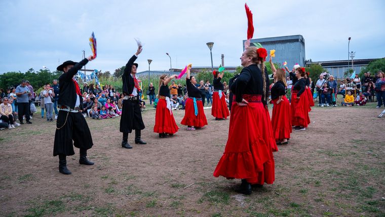 La música y los bailes tradicionales forman parte de la gran mayoría de los festivales Foto: Analía Melnik/MDZ