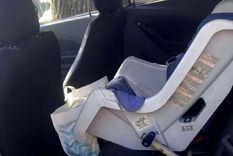 El bebé estuvo encerrado en el auto al menos una hora y fue rescatado por la Policía