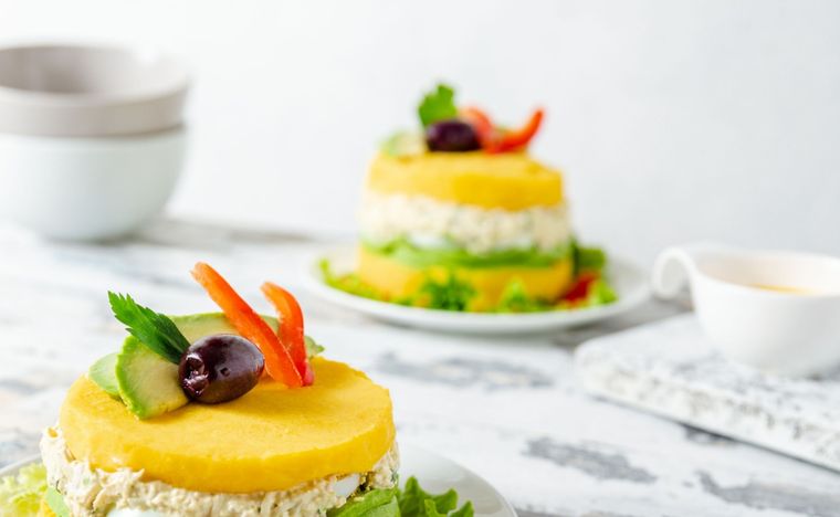 Causa a la limeña Una receta simple y deliciosa para hacer en minutos. Foto: Shutterstock