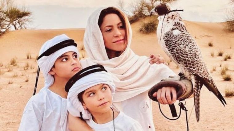 Shakira Con sus hijos en Dubai Foto: @shakira