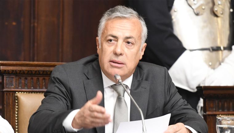 Alfredo Cornejo en la Legislatura el día de la asunción. Foto: Alf Ponce Mercado/MDZ