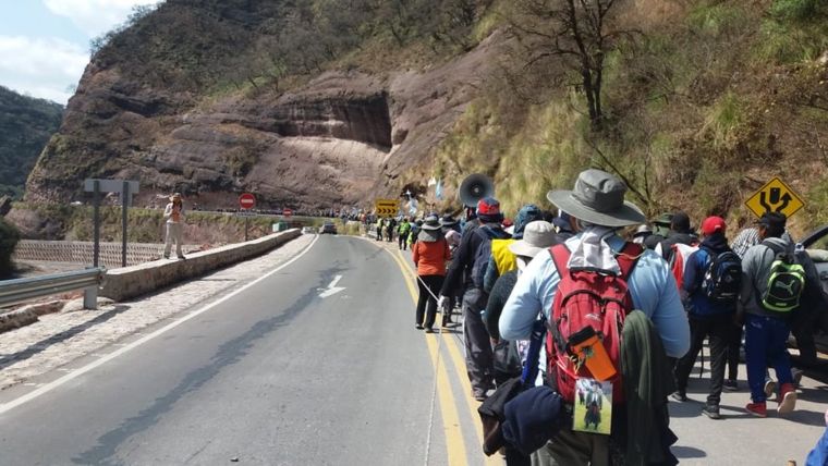 Cada año miles de peregrinos van hacia el encuentro de su fe.