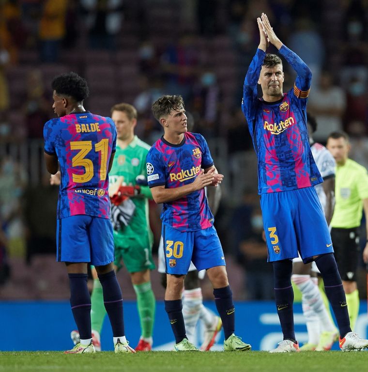 El Barça se fue pidiendo disculpas a su afición Foto: EFE