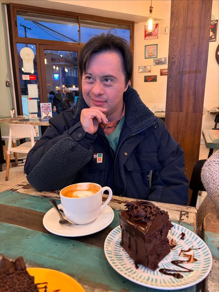 Sebastián Solorza necesita 35.000 firmas para oficializar su candidatura presidencial independiente. Las elecciones en Chile serán en noviembre.&nbsp;