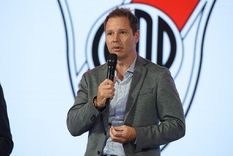 Brito explotó contra Marcos Rojo por una jugada cerca de donde miraba el partido. Foto: @RiverPlate Brito explotó contra Marcos Rojo por una jugada cerca de donde miraba el partido. Foto: @RiverPlate