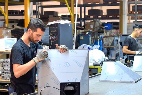 Desde un sector de las pymes alertan por el efecto de las importaciones y embistieron contra un funcionario del Gobierno nacional Foto: NA