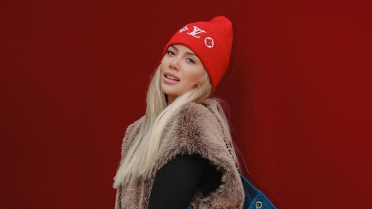 Wanda disfruta de sus vacaciones.