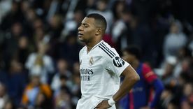 Kylian Mbappé dejó París para irse al Real Madrid, pero terminó viendo desde afuera cómo sus excompañeros levantaban la orejona. Foto: EFE Kylian Mbappé dejó París para irse al Real Madrid, pero terminó viendo desde afuera cómo sus excompañeros levantaban la orejona. Foto: EFE