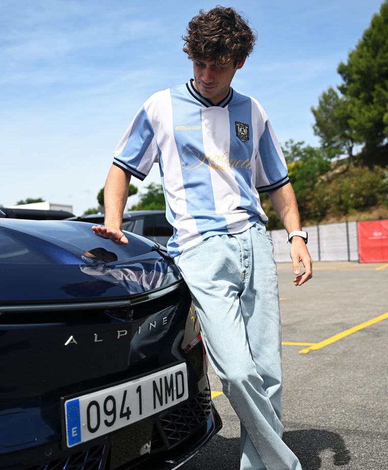 Franco Colapinto fusionó su pasión por la Fórmula 1 con el amor por la Selección Argentina. Franco Colapinto fusionó su pasión por la Fórmula 1 con el amor por la Selección Argentina.
