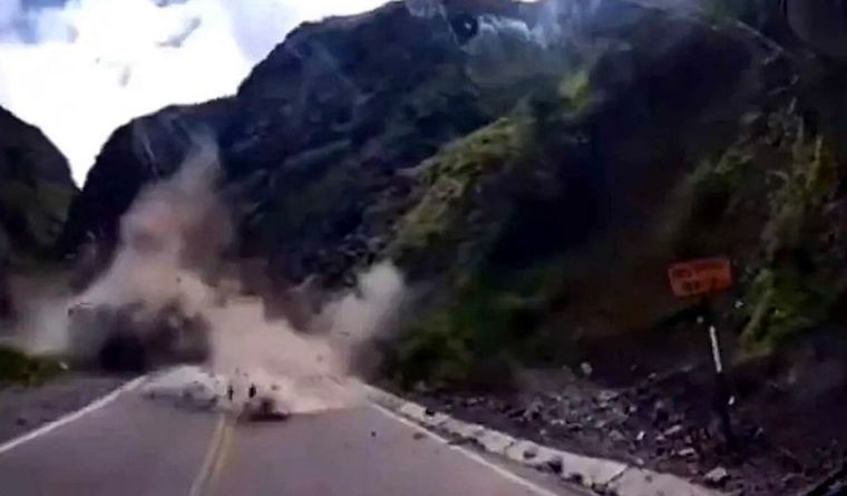 Captura de pantalla de la avalancha en Perú. Foto: Captura de pantalla.