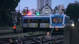 Trenes Argentinos informó que continúa el operativo de reparación y encarrilamiento del tren Sarmiento, mientras la justicia avanza con la investigación. Trenes Argentinos informó que continúa el operativo de reparación y encarrilamiento del tren Sarmiento, mientras la justicia avanza con la investigación.