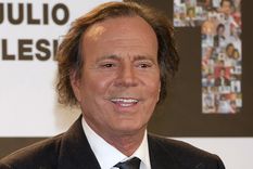 los chats que publico julio iglesias para desmentir a las empleadas que lo acusan de abuso los chats que publico julio iglesias para desmentir a las empleadas que lo acusan de abuso