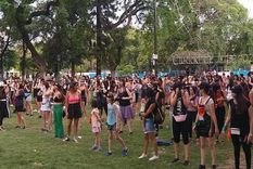 La intervención en Plaza Independencia Foto: Twitter (@vinitotintto)