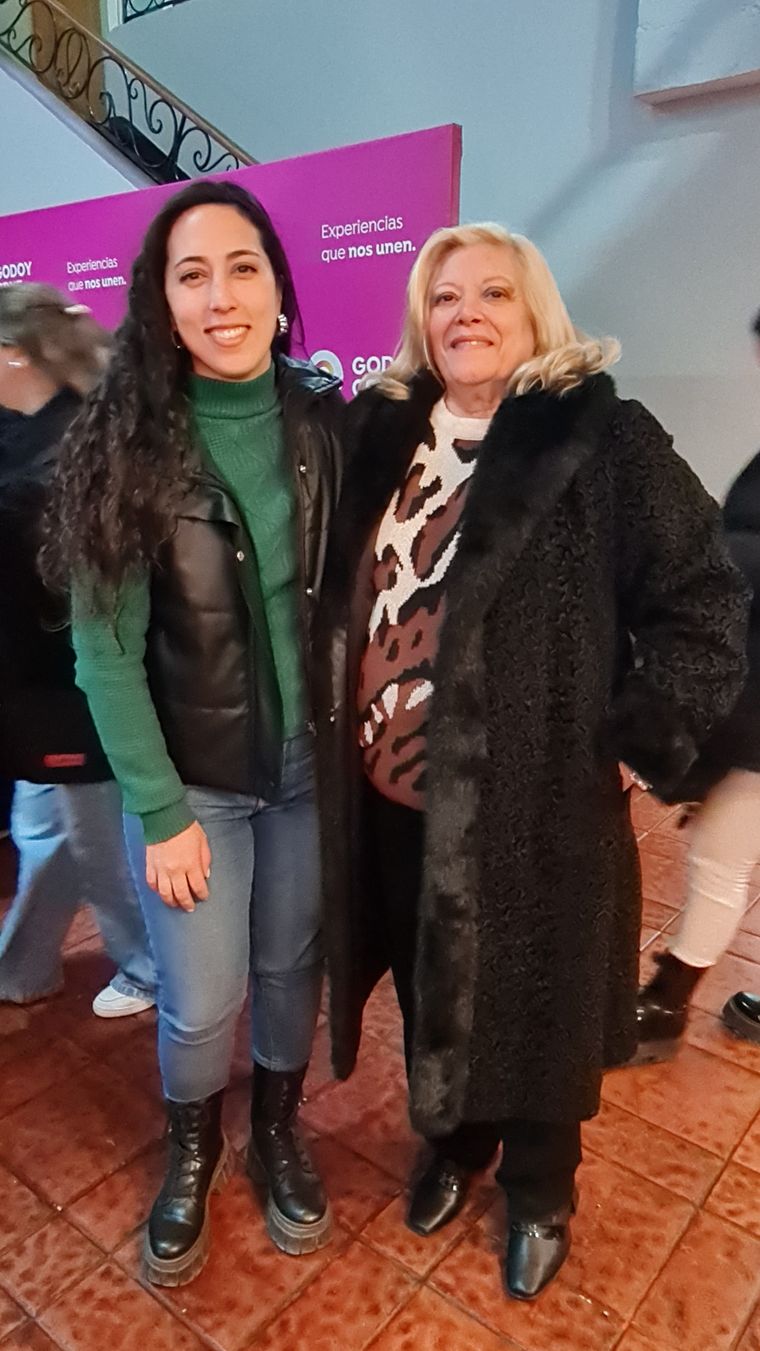 Noelia y Rosa ahijada y madrina.