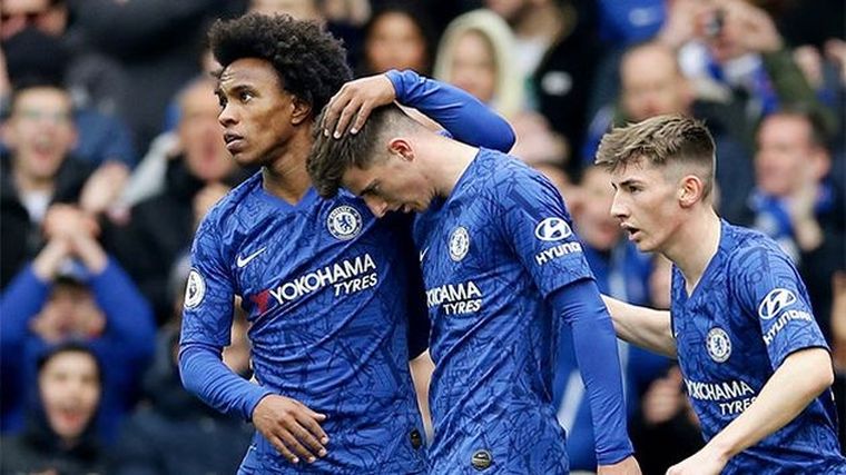 Mason Mount, al centro. publicada en Fox Sports Foto: publicada en Fox Sports