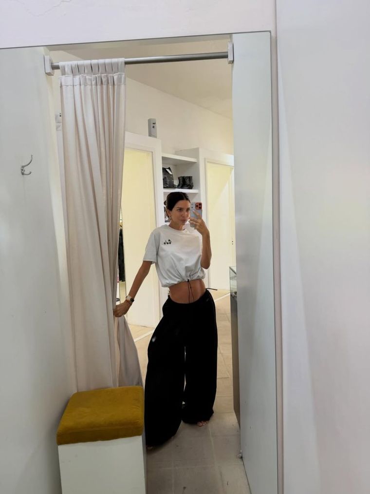 Zaira Nara se la jugó por una silueta amplia y urbana.