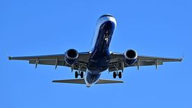 La agencia de aviación de EE.UU. alerta a las aerolíneas de riesgos potenciales en varios puntos de América Latina debido a actividad militar