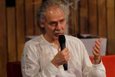 El médico y escritor Arnoldo Kraus tiene 72 años Foto: FREDY BUILES