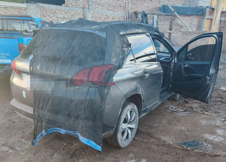 La Peugeot 2008 recuperada por policías lasherinos. La Peugeot 2008 recuperada por policías lasherinos.