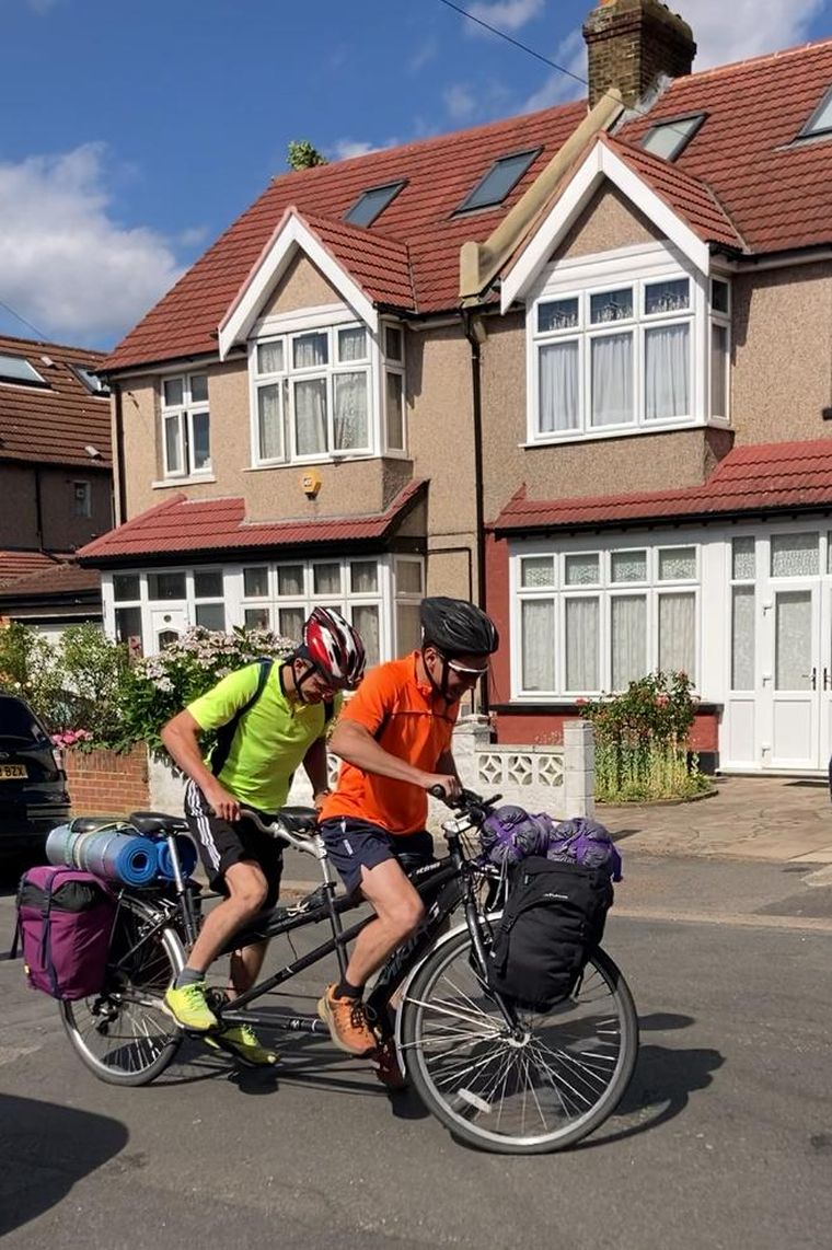 Hemos sido testigos de paisajes de una belleza conmovedora. Hemos sido testigos de paisajes de una belleza conmovedora.